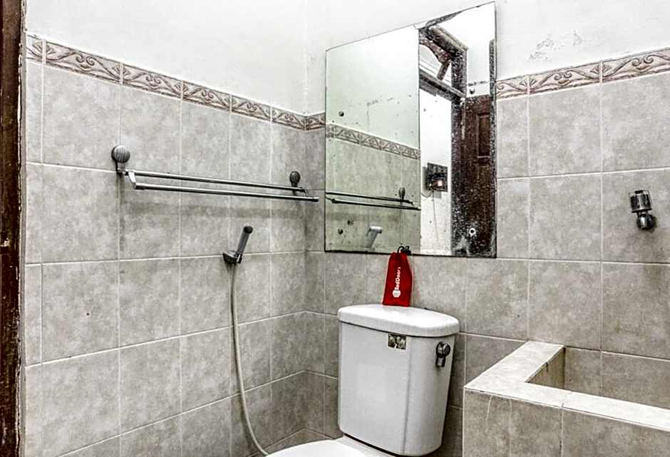 RedDoorz Syariah @ Raya Tajem Maguwo