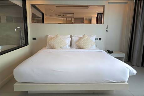 King Suite with Ocean View