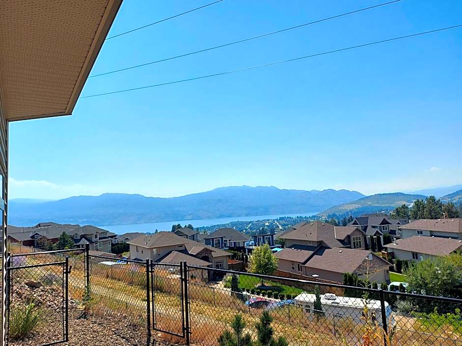 Peaceful and Spacious Lake View
