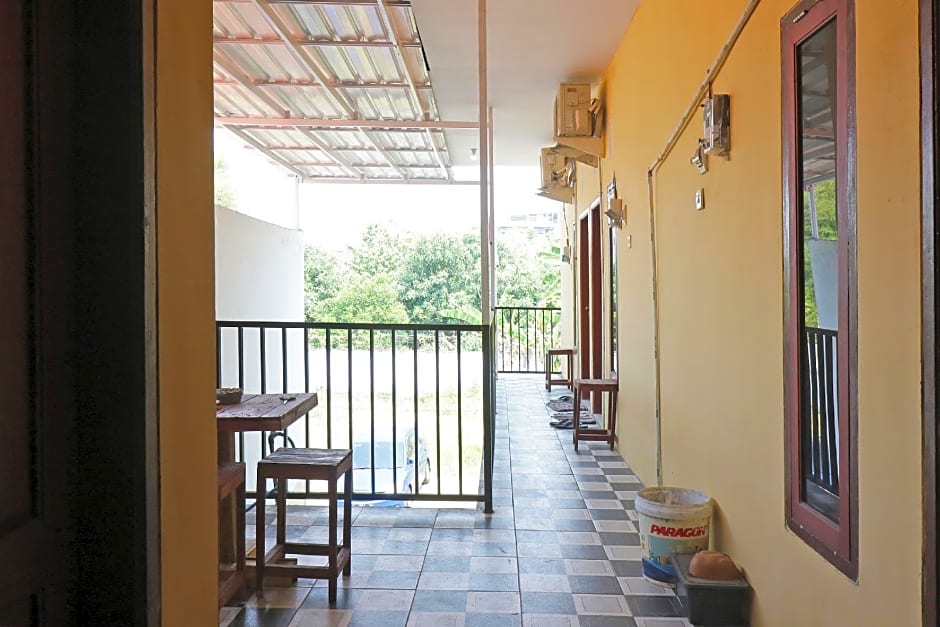 OYO Life 92925 Kost Bu Mala 2 Syariah