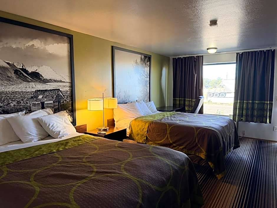 Super 8 by Wyndham Wells