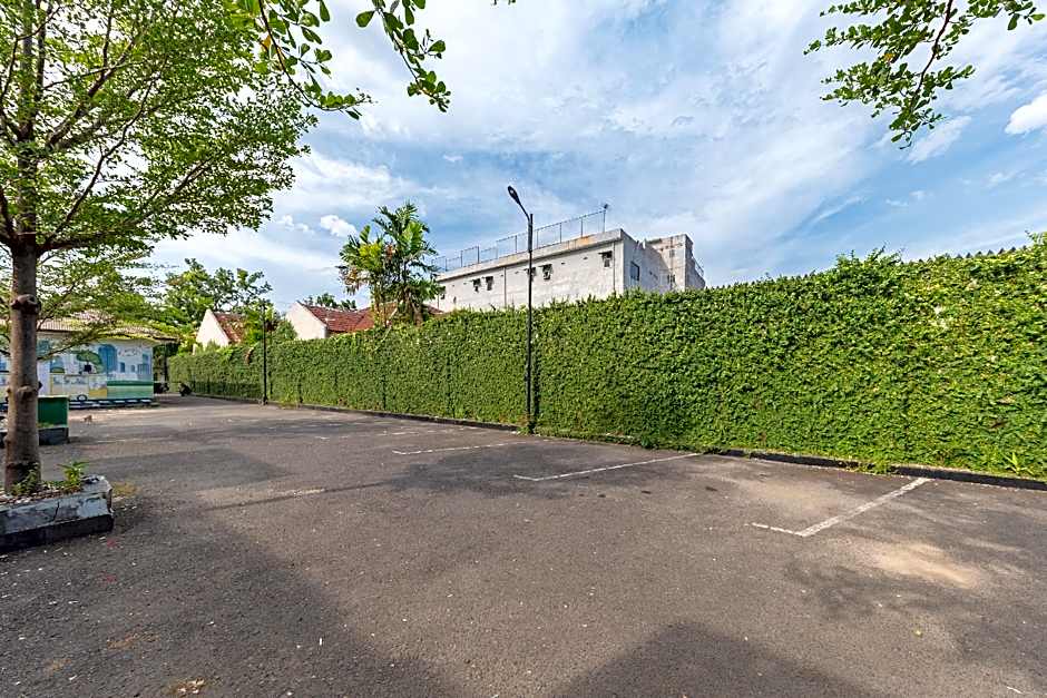 RedDoorz Plus near UNIMED Medan