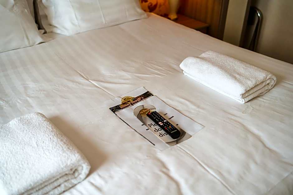 Johnny Dough's Conwy with Rooms