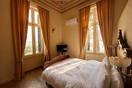 Mansion Junior Suite with Partial Sea View