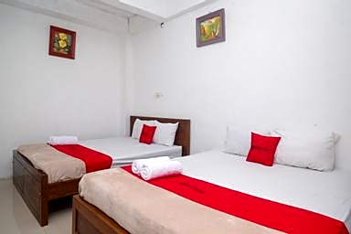 RedDoorz Syariah near Titik Nol Yogyakarta