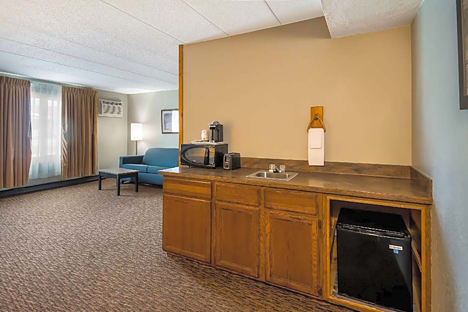 Econo Lodge Duluth near Miller Hill Mall