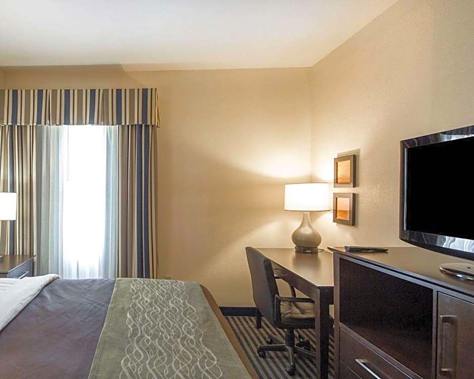 Quality Inn Tulsa-Downtown West