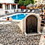 Birds Villa Apartments with Heated Pool - Including Car and Breakfast