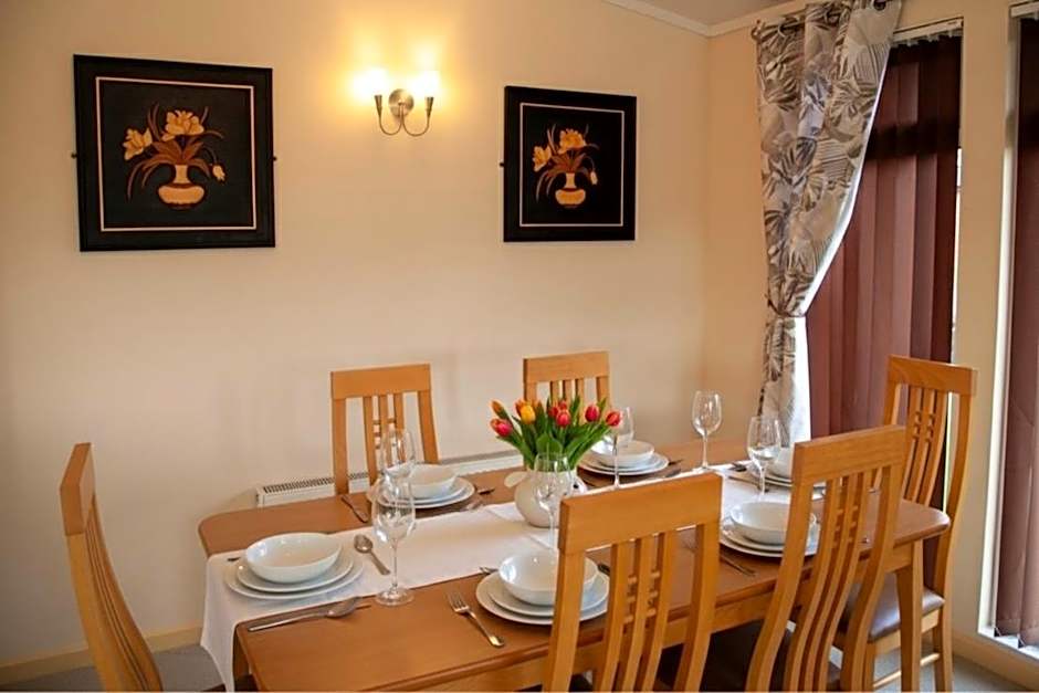 Saffron Lodge With Hot Tub