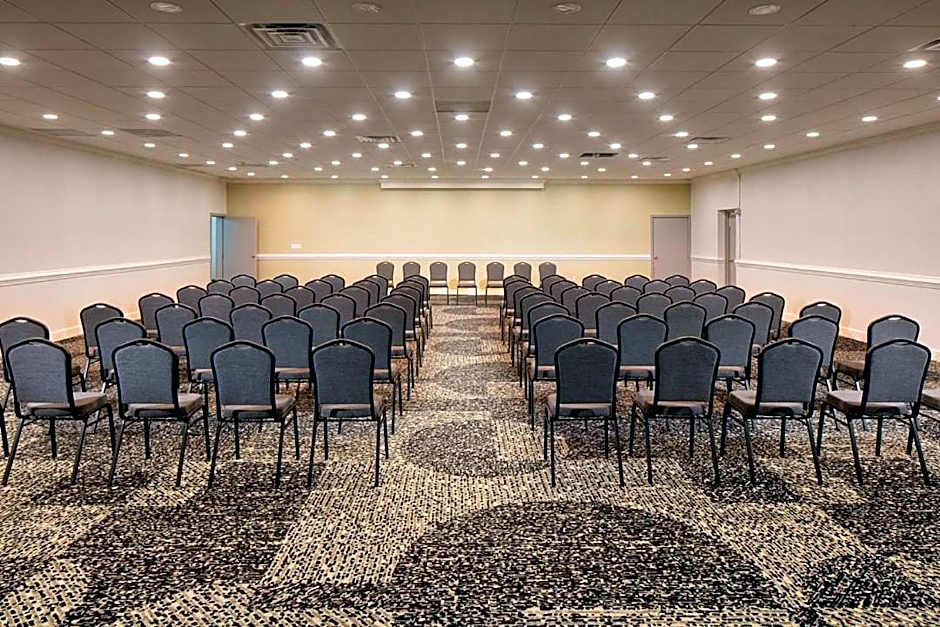 Hawthorn Extended Stay by Wyndham Columbia / Ft. Jackson