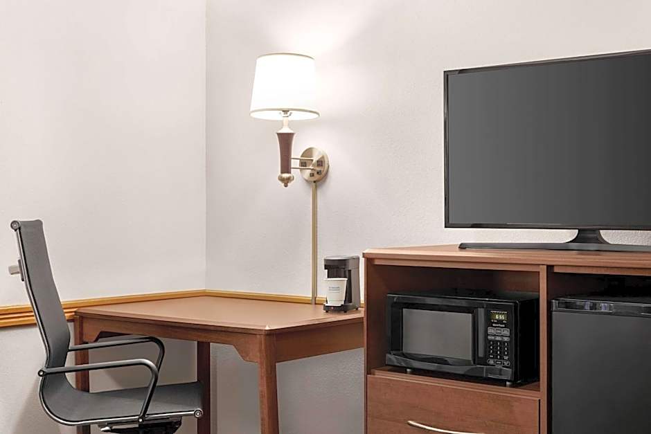 AmericInn by Wyndham Baudette