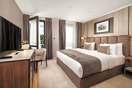 Superior Double Room with Balcony