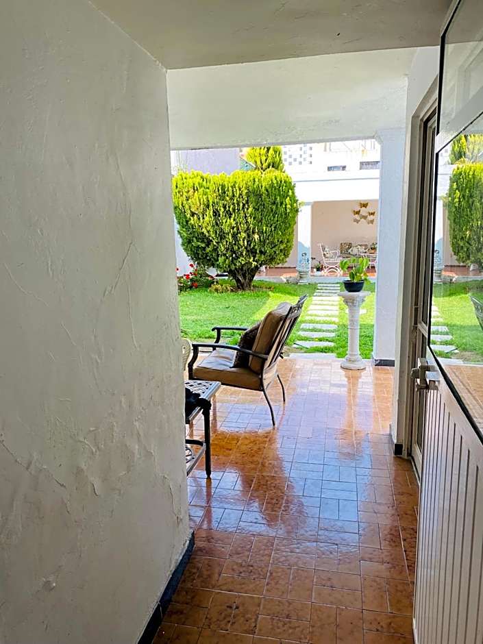 Hostal Guadalajara Cosmopolitan Providencia