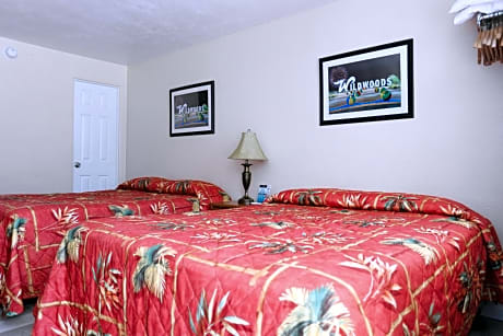 Deluxe Queen Room with Two Queen Beds