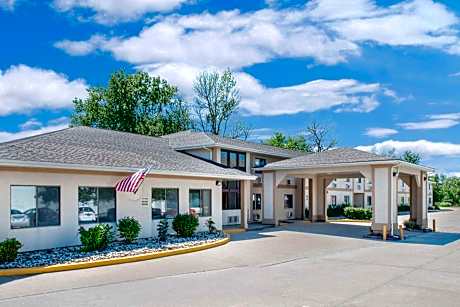 Super 8 by Wyndham Ottumwa