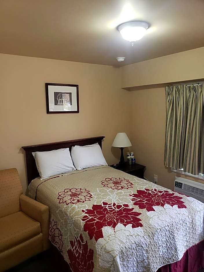 Photo 1 of 22 of 1 Queen Bed