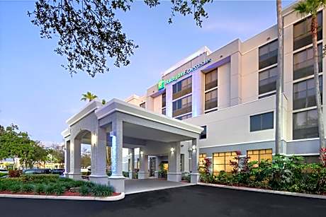Holiday Inn Express Hotel & Suites Kendall East-Miami By IHG