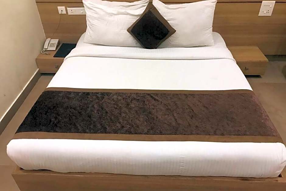 Goroomgo City Square Hisar