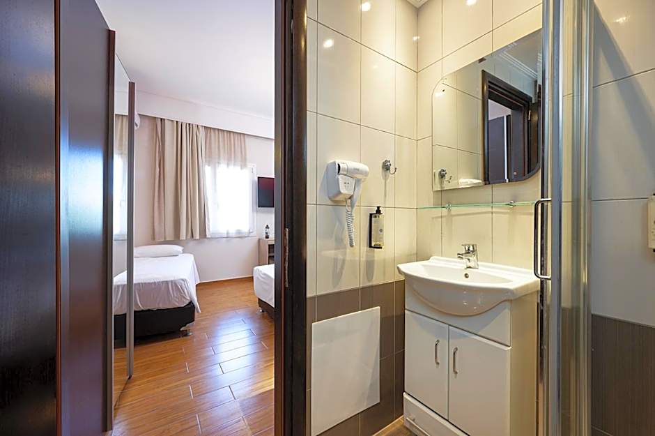 Sonia Hotel & Suites - Adults Only