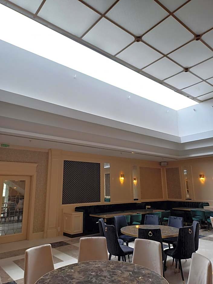 Astoria Grand Hotel