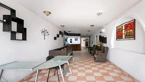 Hotel Dorada Inn