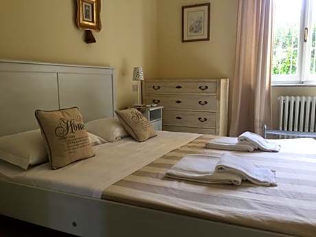 Single Room with Private External Bathroom