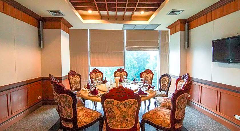 Arawan Riverside Hotel