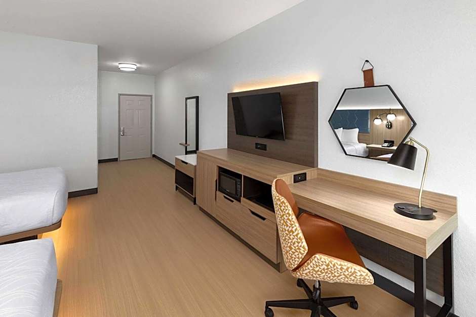 La Quinta Inn & Suites by Wyndham San Antonio Northwest