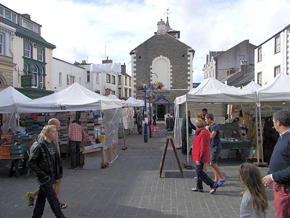 Swiss Court Guest House