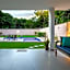 Casa com Piscina e Churrasqueira Privativa !