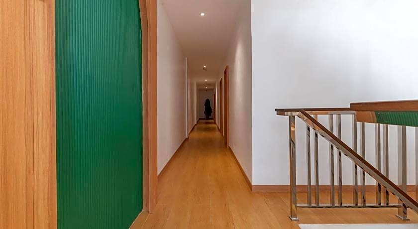 Urbanview Hotel R House Batuaji