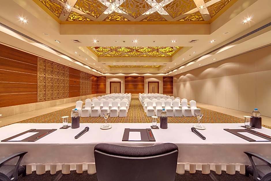 Balaji Sarovar Premiere