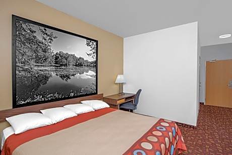 King Room - Disability Access - Non-Smoking