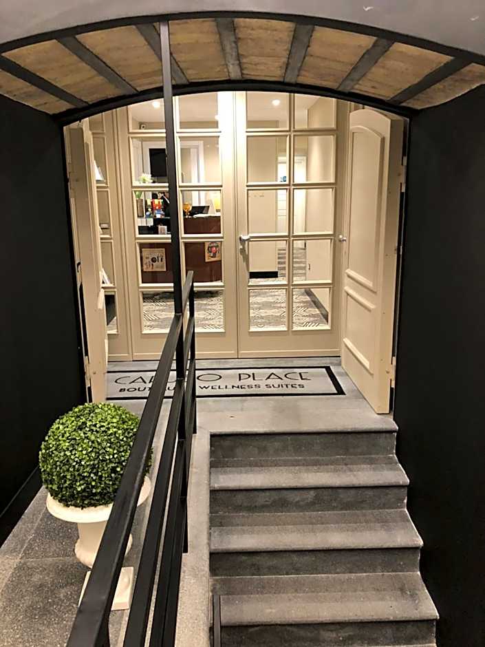 Caruso Place Luxury Rooms & Suites