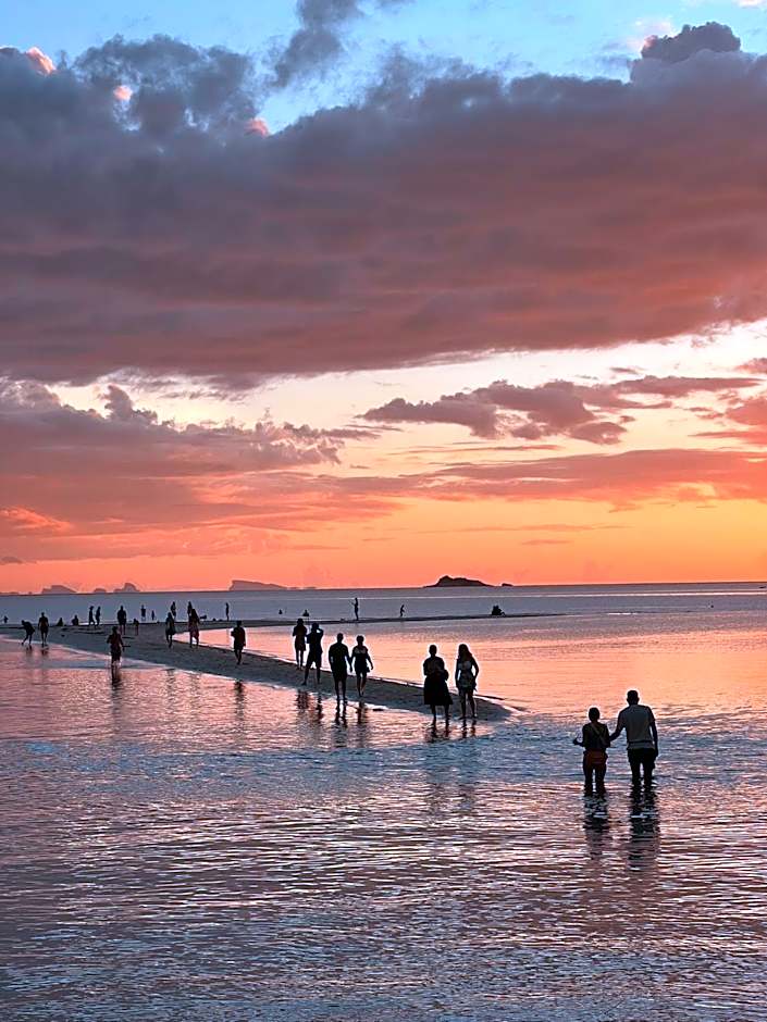 Castaway Beach Bungalows