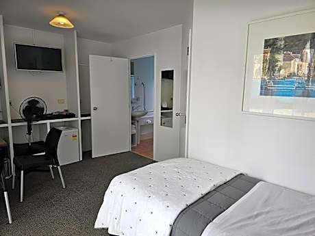 Deluxe Twin Room with Free Netflix