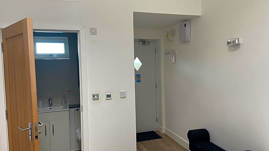 Deepcut Lodge Bed & Breakfast Self Service