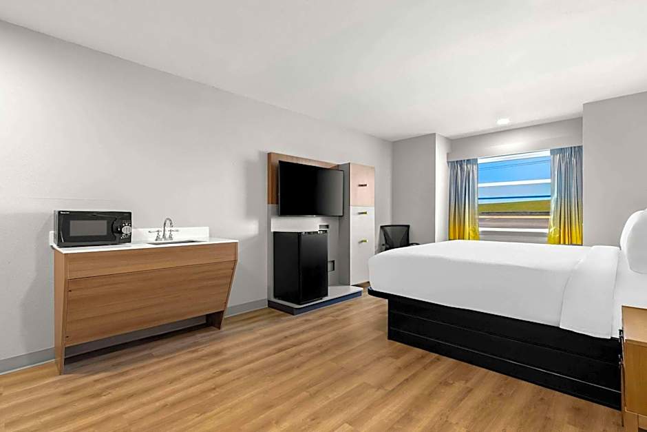 Microtel Inn & Suites by Wyndham Tulsa  Catoosa/Route 66