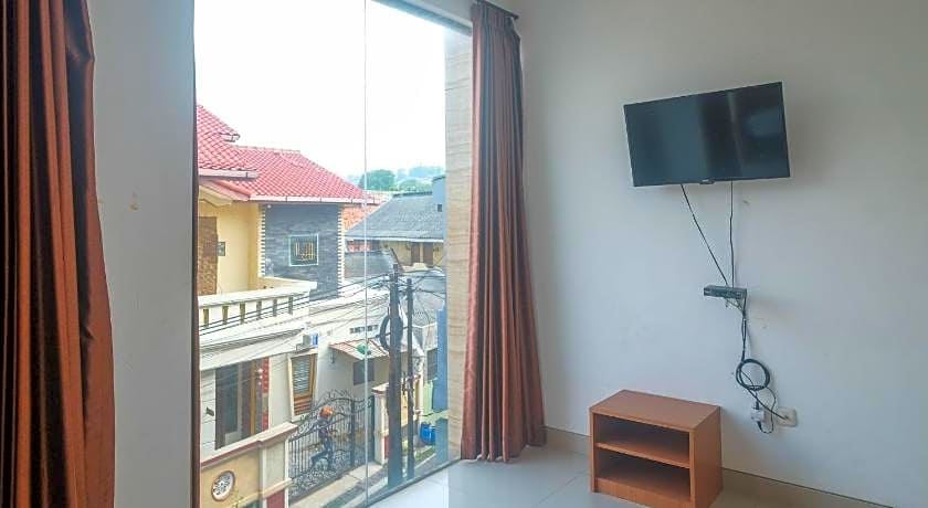 RedDoorz Syariah near Simpang Lima Semarang