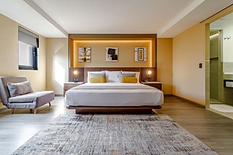 Deluxe King Room