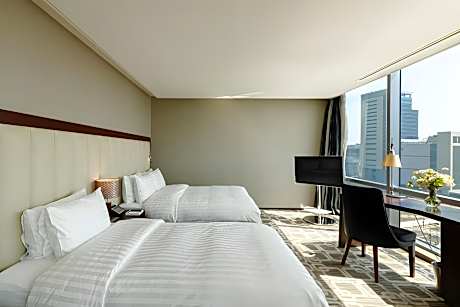 East Tower Junior Suite Standard Room