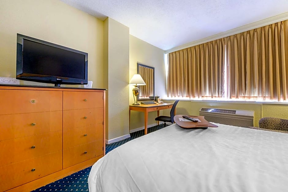 Days Inn & Suites by Wyndham Lebanon PA