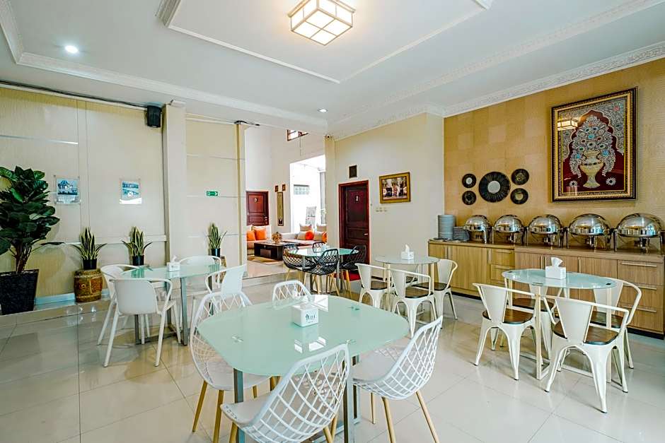 Aleyra Hotel and Villa Garut