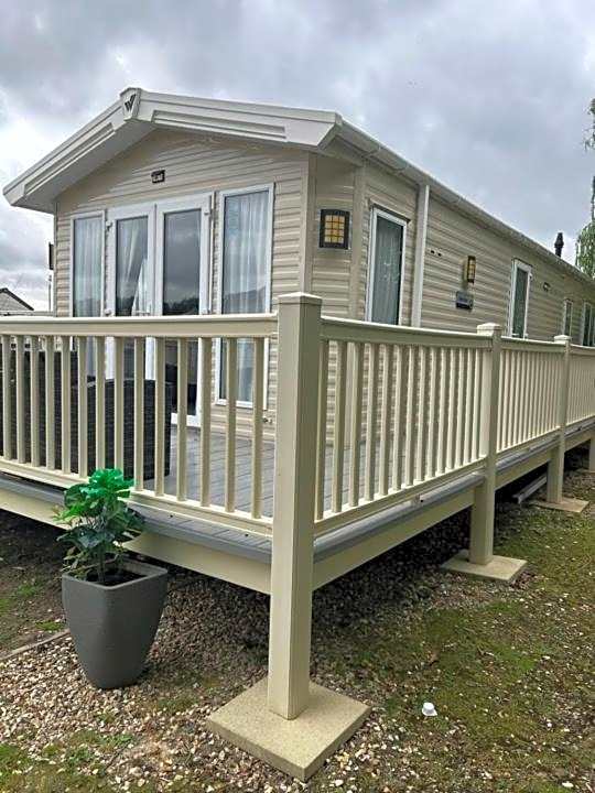 23 larch view luxury caravan tattershall lakes