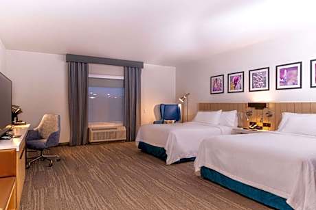 Queen Room with Two Queen Beds - Hearing Access