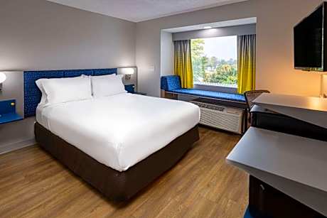 1 Queen Bed Non-Smoking