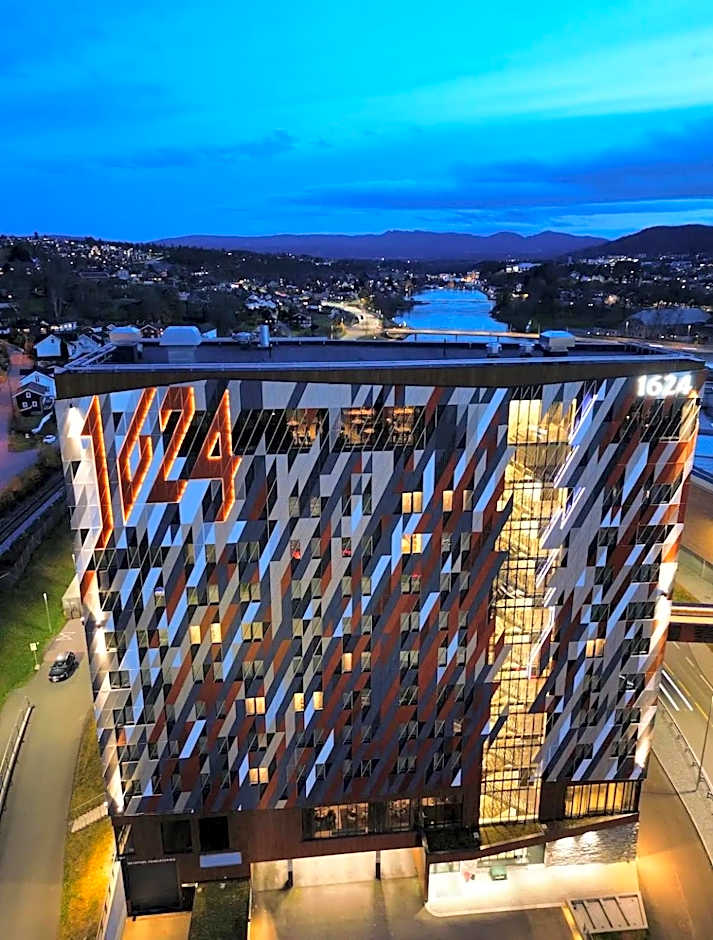Home Hotel 1624