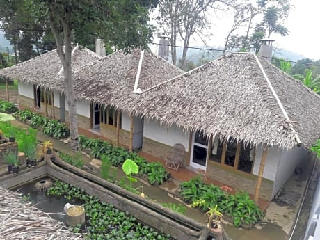 OYO 2922 Wisma Kampoeng Ciherang Syariah