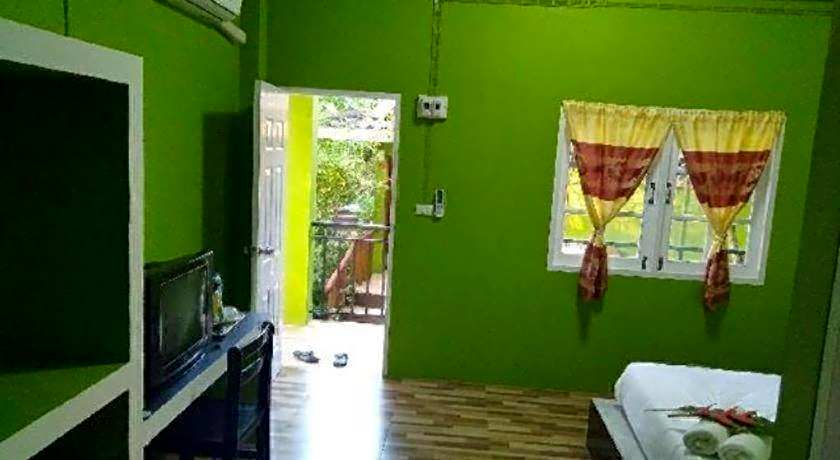 Khaolak C-nior Bungalows