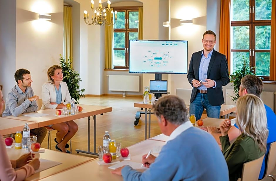 JUFA Hotel Schloss Röthelstein